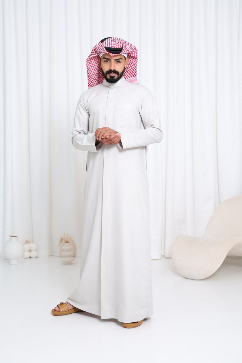 White kandura with keffiyeh
